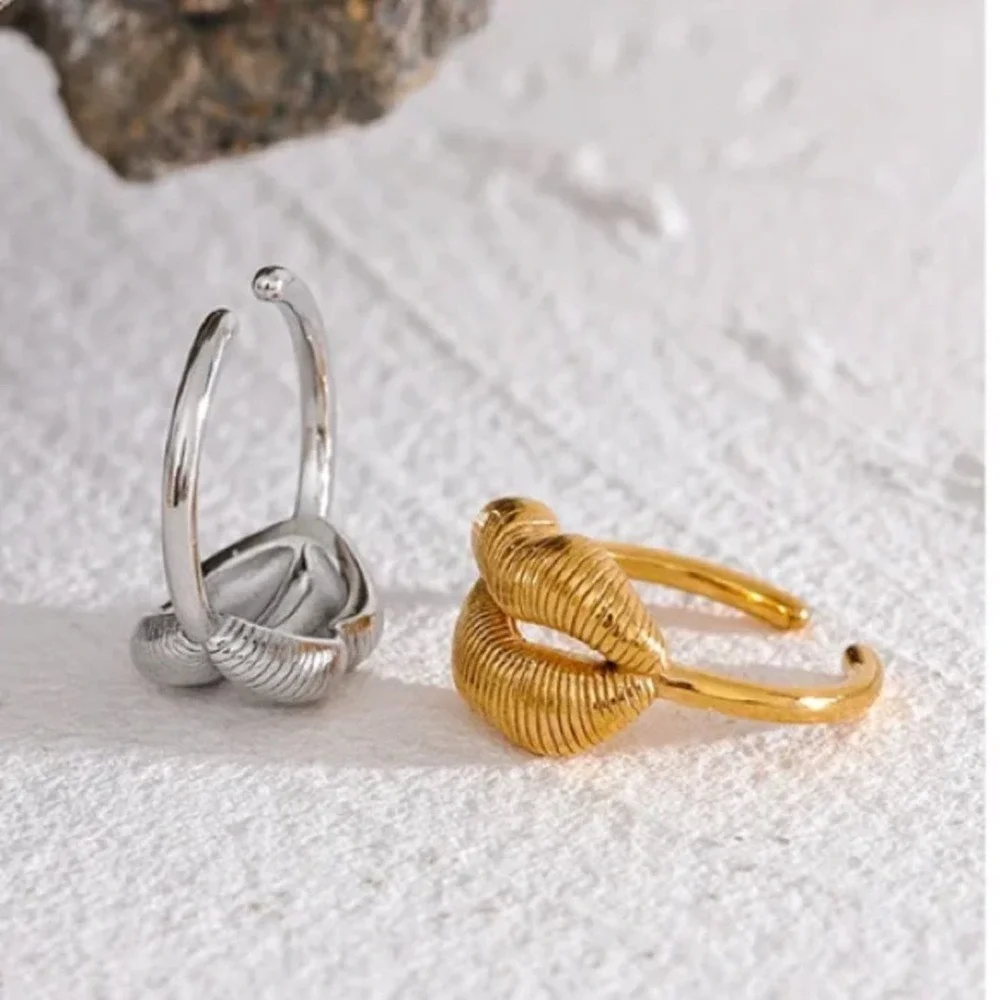 Stainless Steel Lip Resizable Ring Gold Plated Hip Hop Trendy